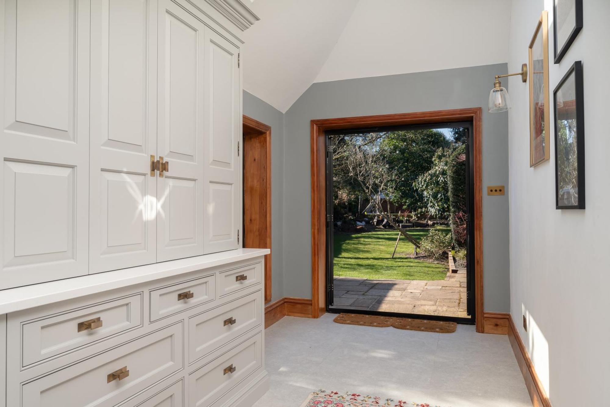 Luxury Period 7 Bed Mansion Near Warner Bros