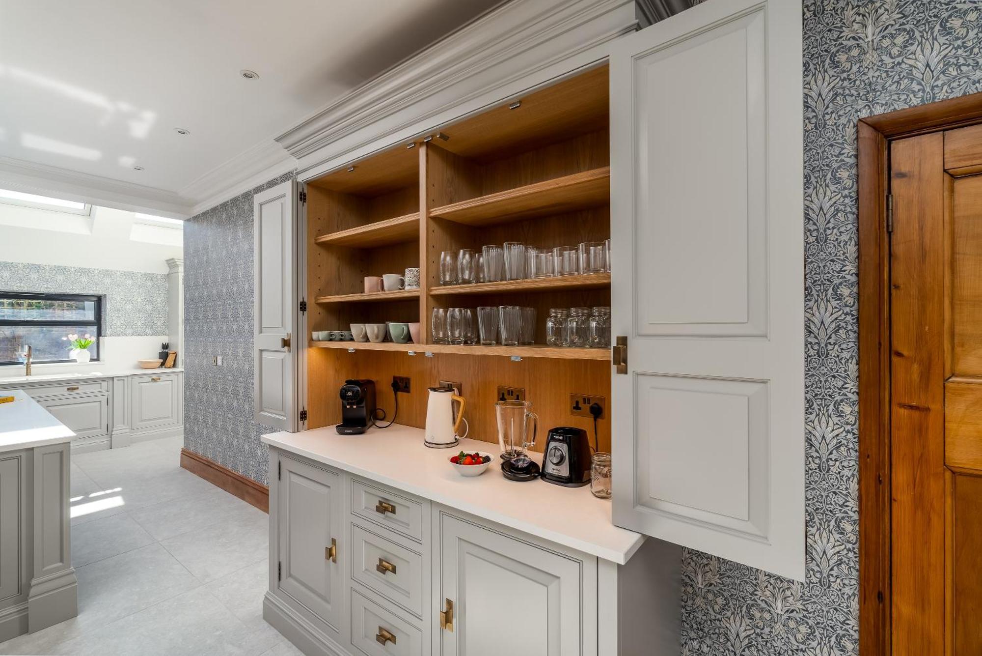Luxury Period 7 Bed Mansion Near Warner Bros Apartment Watford (Hertfordshire)