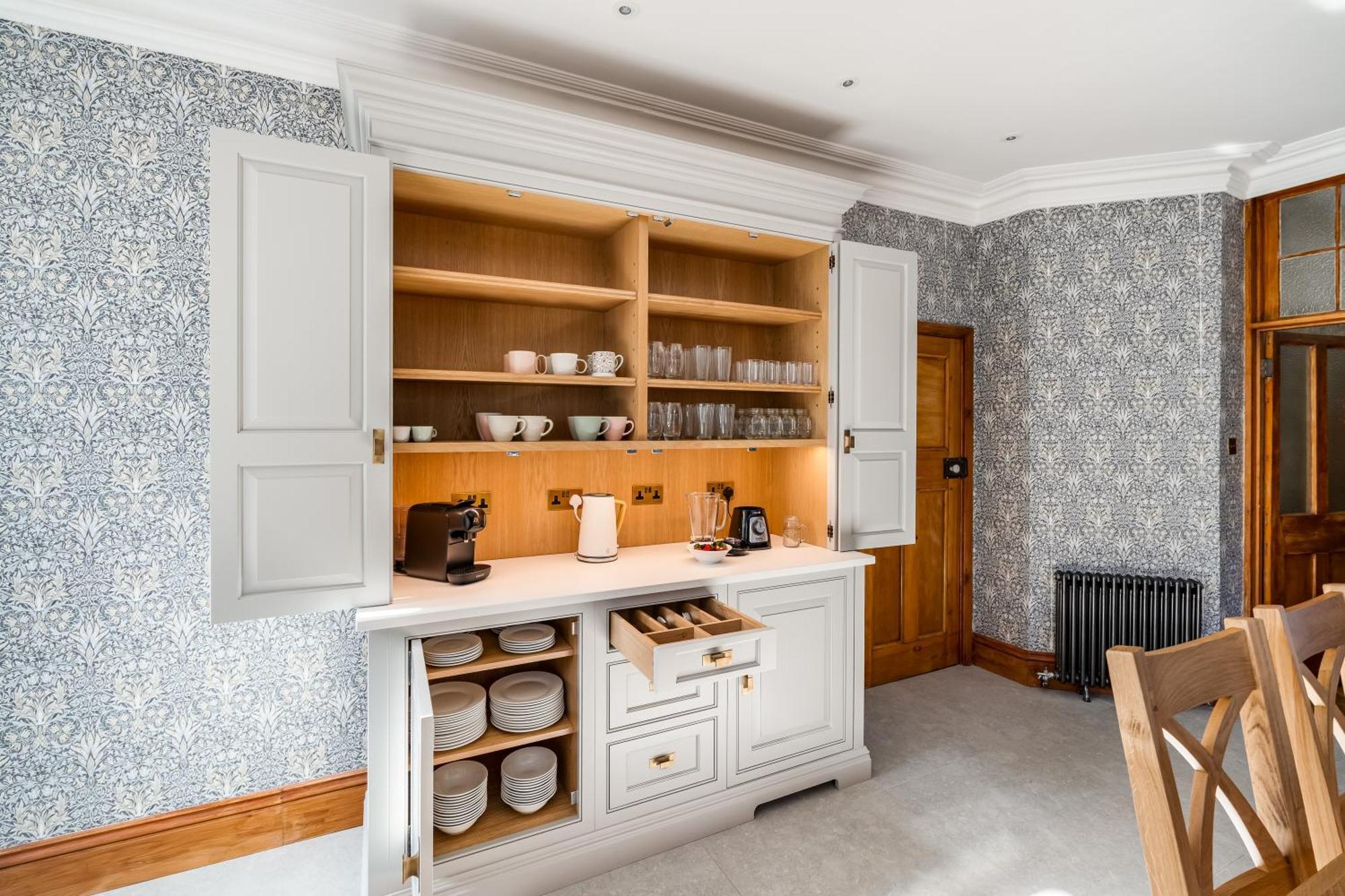 Apartment Luxury Period 7 Bed Mansion Near Warner Bros Watford (Hertfordshire)
