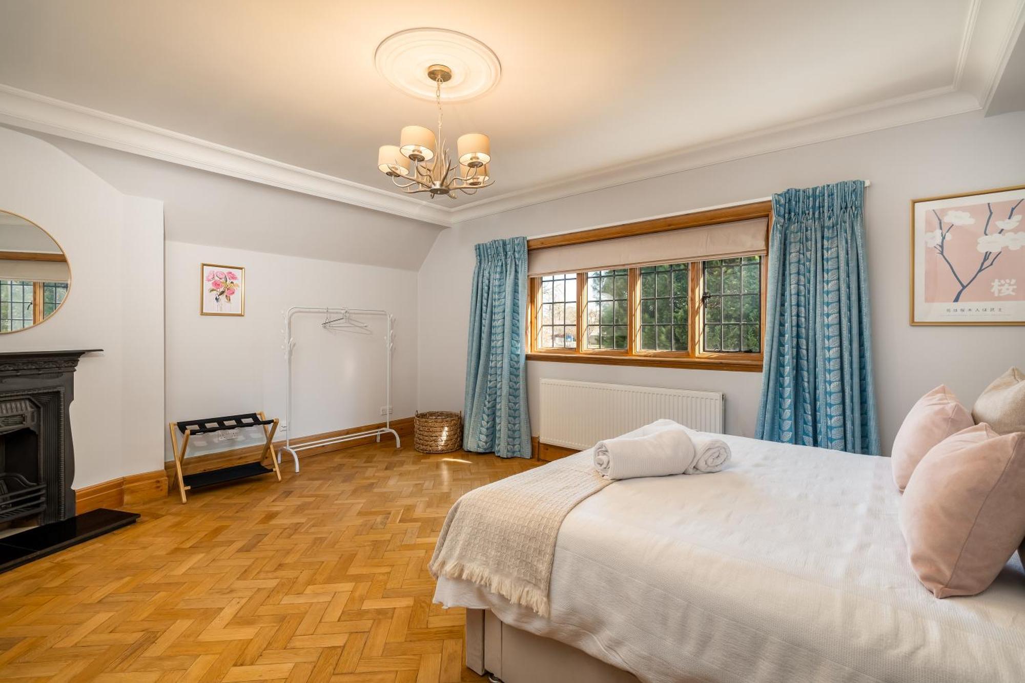Apartment Luxury Period 7 Bed Mansion Near Warner Bros *